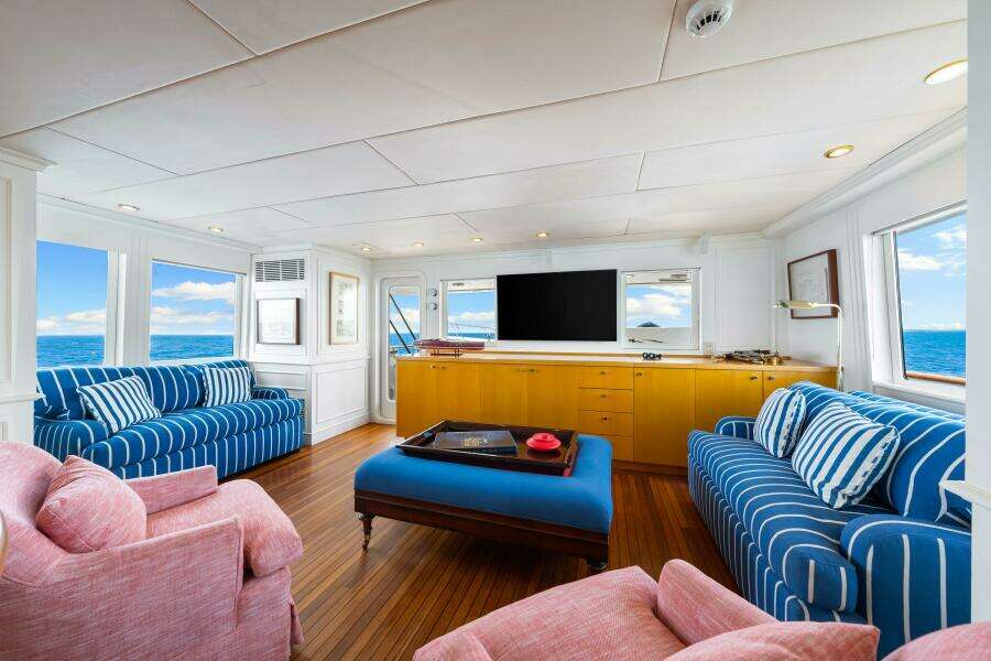 1996 Palmer Johnson TRI-DECK FB