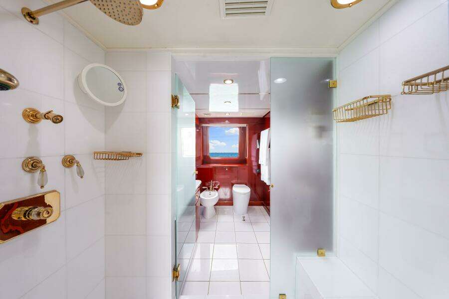 1996 Palmer Johnson TRI-DECK FB