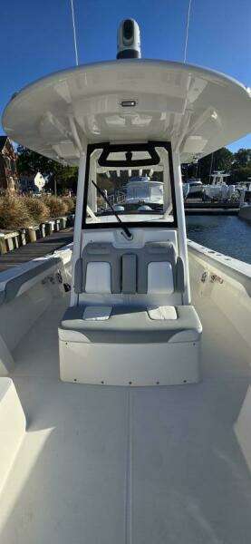 2021 Regulator 34 Center Console
