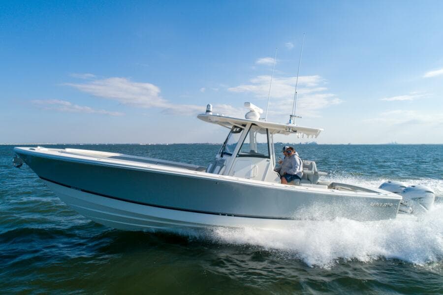 2021 Regulator 34 Center Console