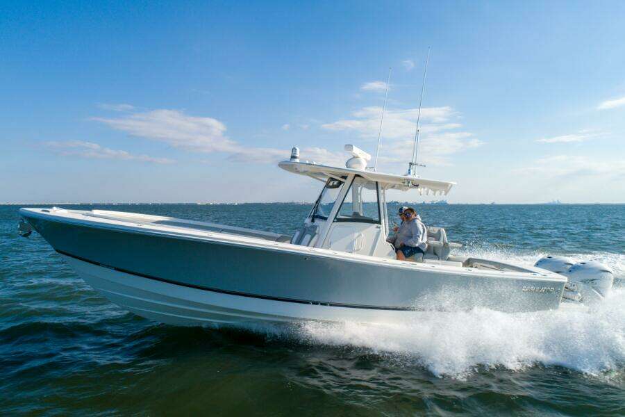 2022 Regulator 34 01