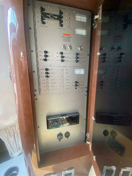 2018 Four Winns 355 Vista