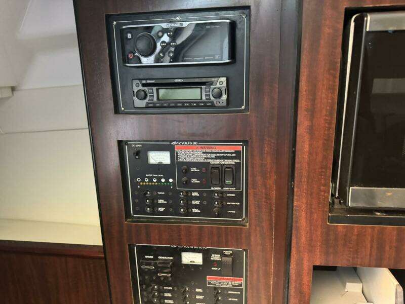 2018 Monterey 295 SY