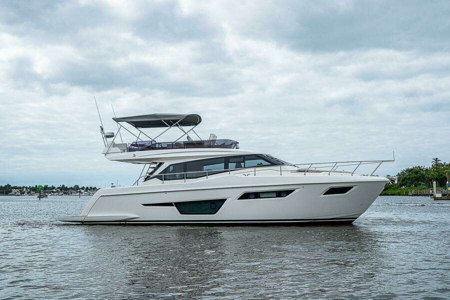 2021 Ferretti Yachts 500