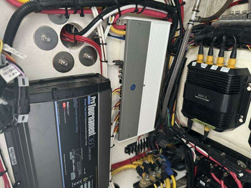 2023 Front Runner 36 CC