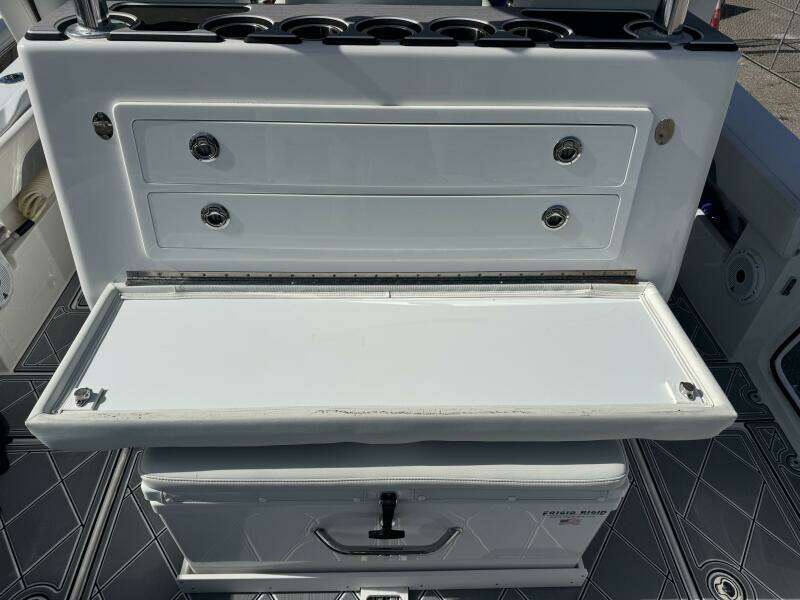 2023 Front Runner 36 CC