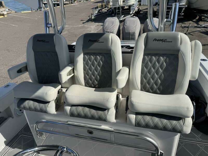 2023 Front Runner 36 CC