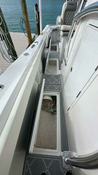 2023 Front Runner 36 CC