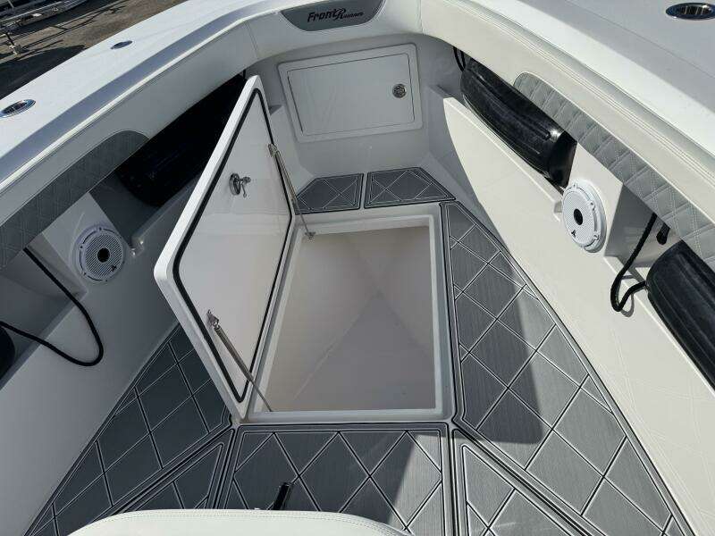 2023 Front Runner 36 CC