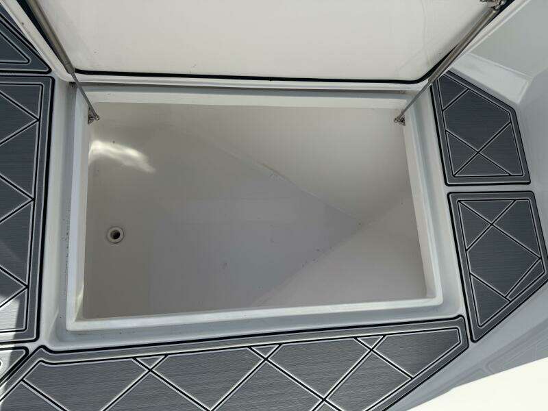 2023 Front Runner 36 CC