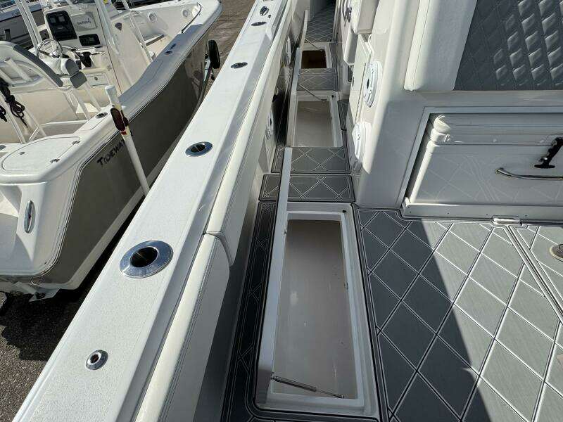 2023 Front Runner 36 CC