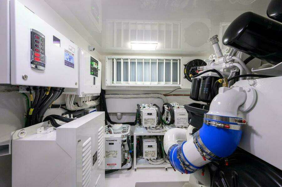 Viking 68 Twin Reels - Engine Room