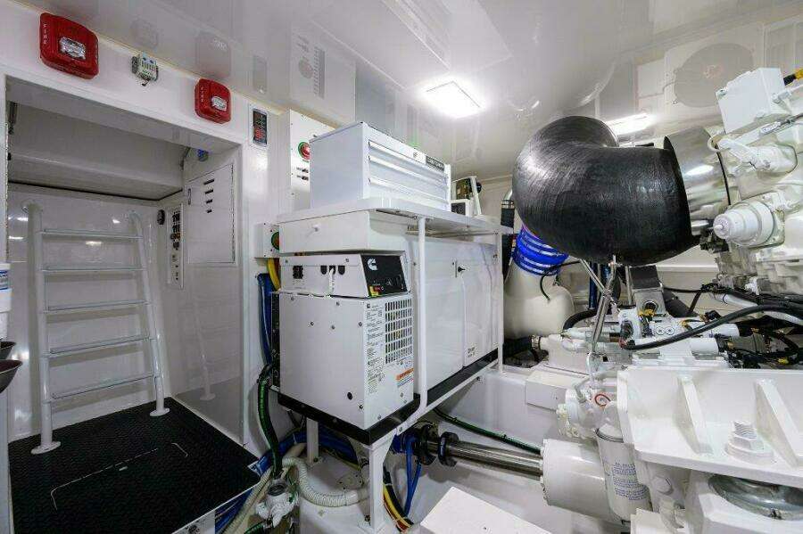 Viking 68 Twin Reels - Engine Room