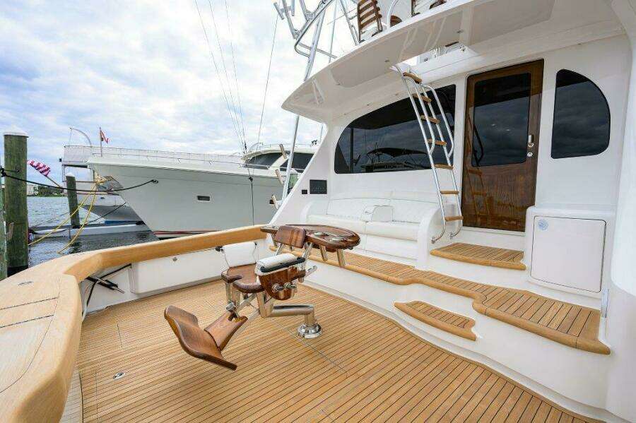 Viking 68 Twin Reels - Cockpit