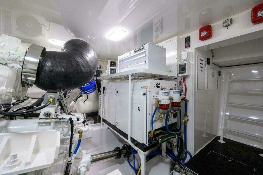 Viking 68 Twin Reels - Engine Room