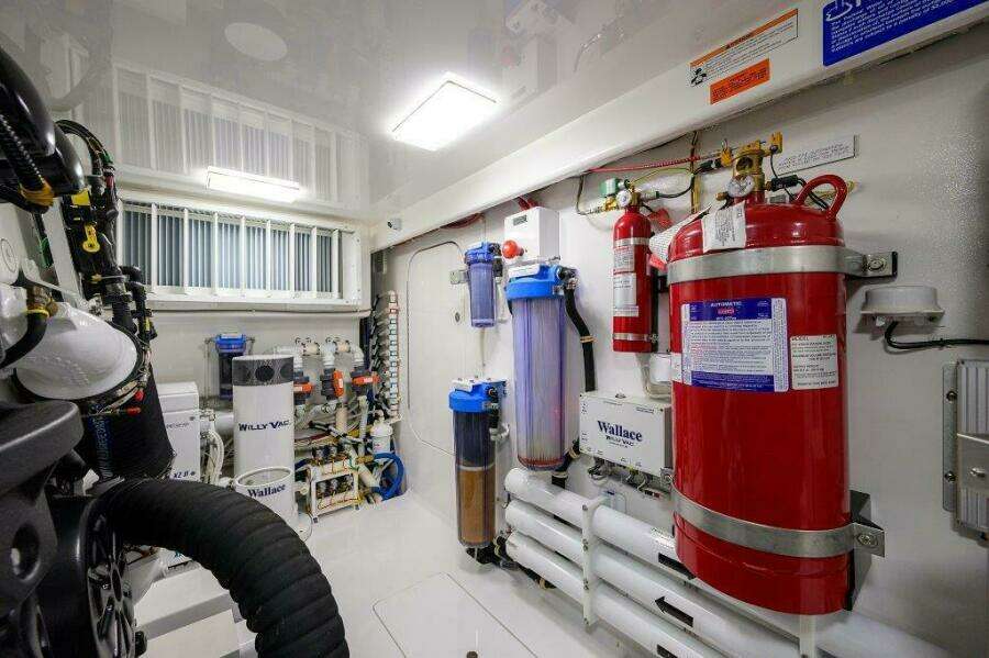 Viking 68 Twin Reels - Engine Room