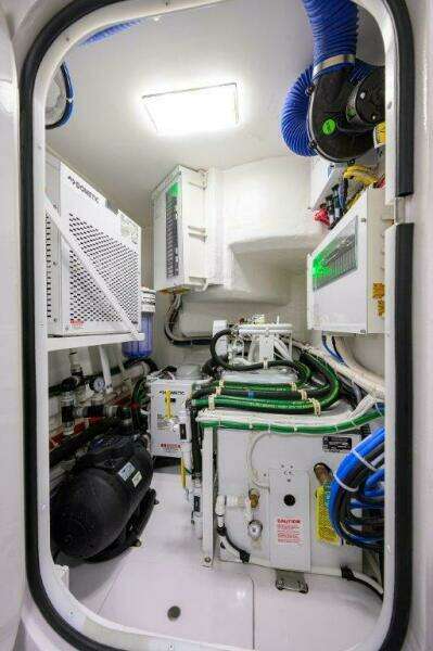 Viking 68 Twin Reels - Engine Room