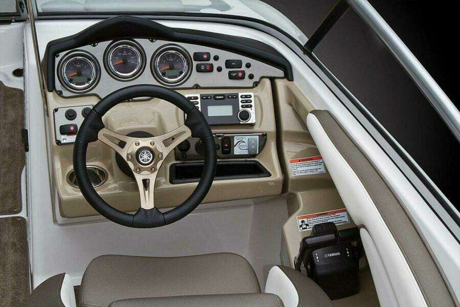 2013 Yamaha Boats 242 Limited S