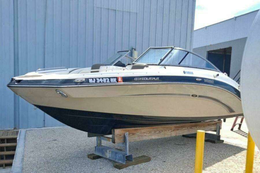 2013 Yamaha Boats 242 Limited S