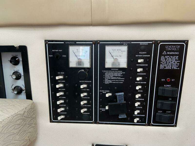 2006 Larson 274 Cabrio