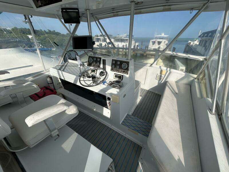 44' Viking flybridge forward