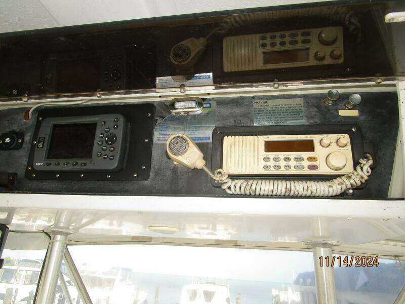 44' Viking flybridge overhead electronics1