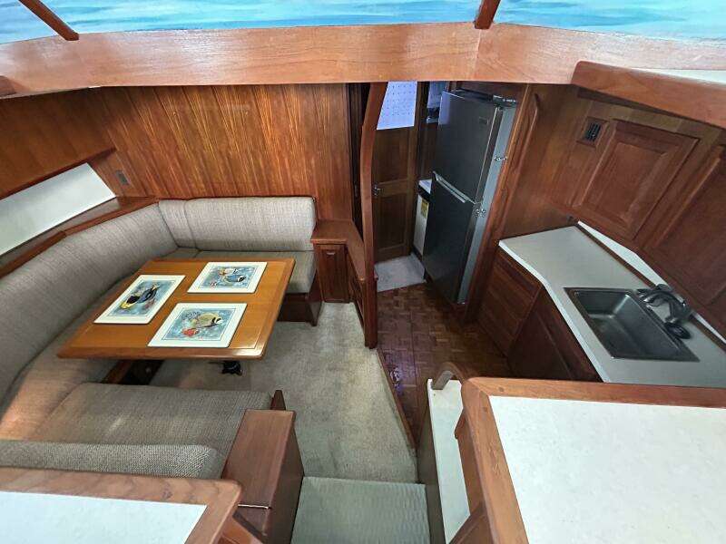 44' Viking dinette-galley
