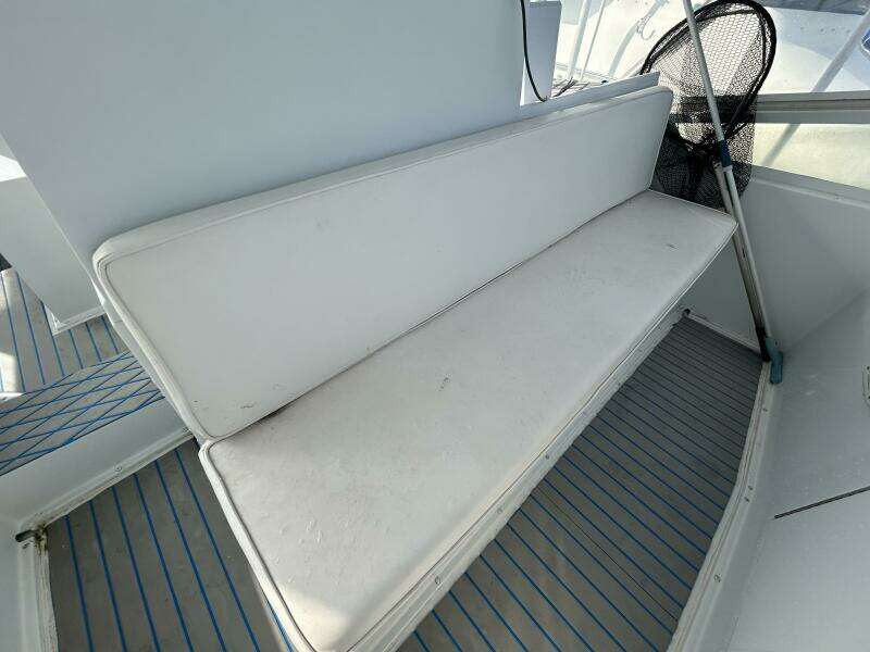 44' Viking fly bridge forward seating