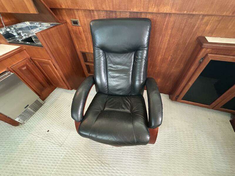 44' Viking salon starboard seating