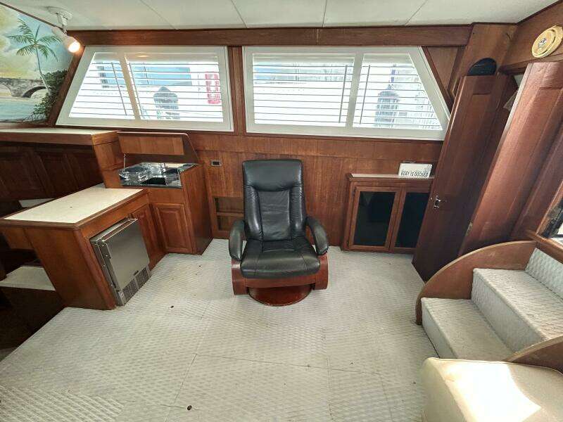 44' Viking salon starboard