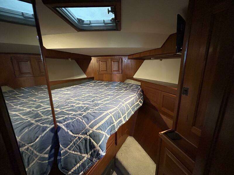 44' Viking guest stateroom