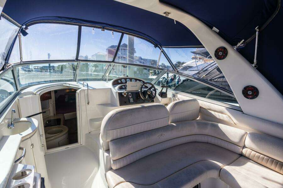 2000 Monterey 322 Cruiser