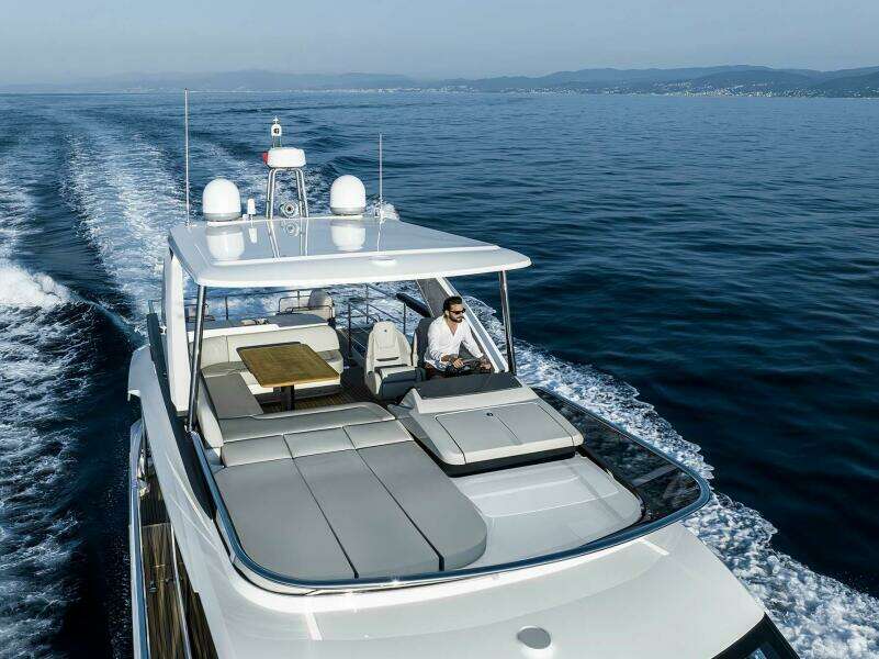 2026 Absolute 52 Fly