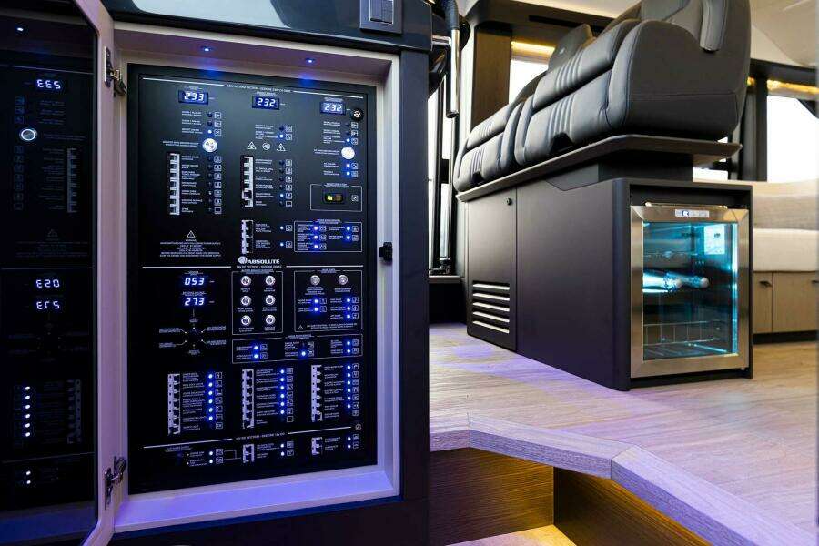 2026 Absolute 52 Fly