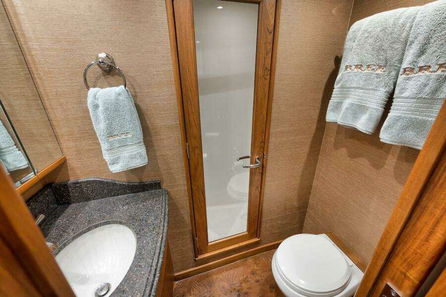 2016 Merritt 86' Enclosed Flybridge