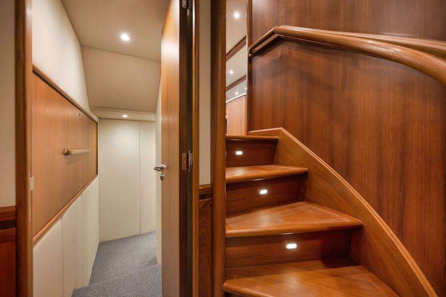 2016 Merritt 86' Enclosed Flybridge