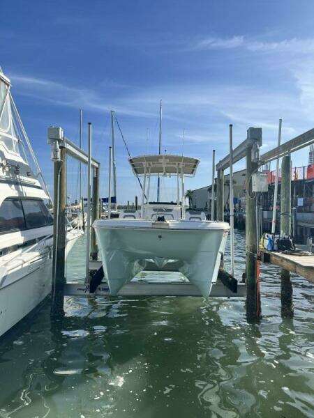 2019 World Cat 230 CC