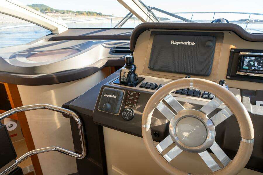 2013 Azimut 40 Flybridge