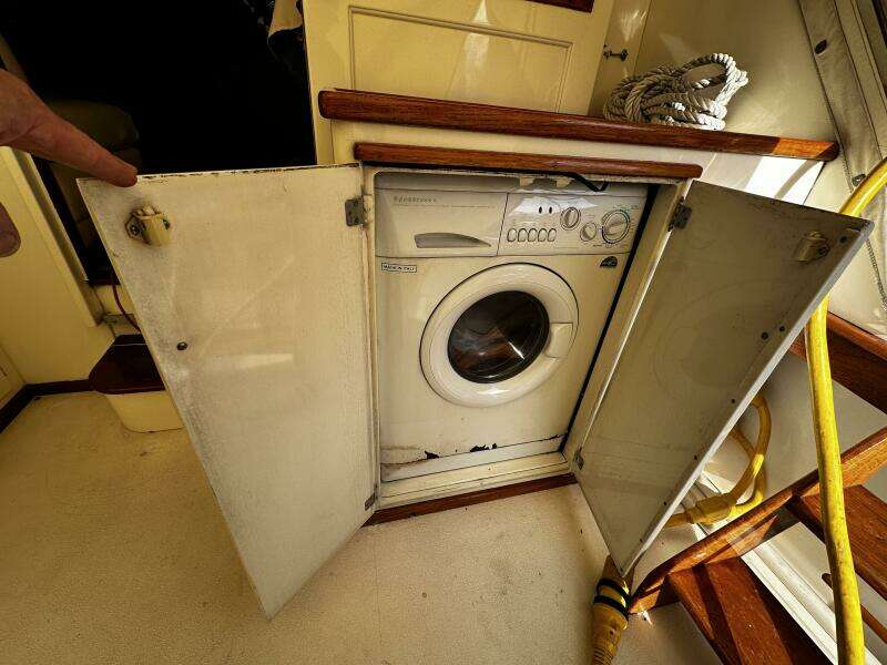 1985 Post 43 Sport Fisherman