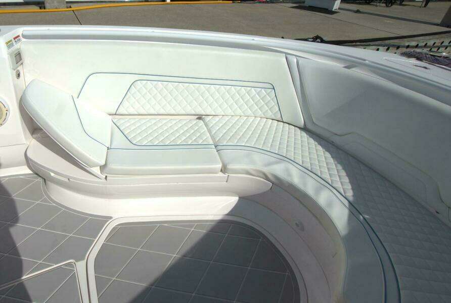 Talan't Show - Intrepid 40