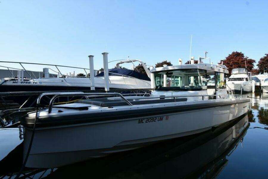 2020 Axopar 28 Cabin