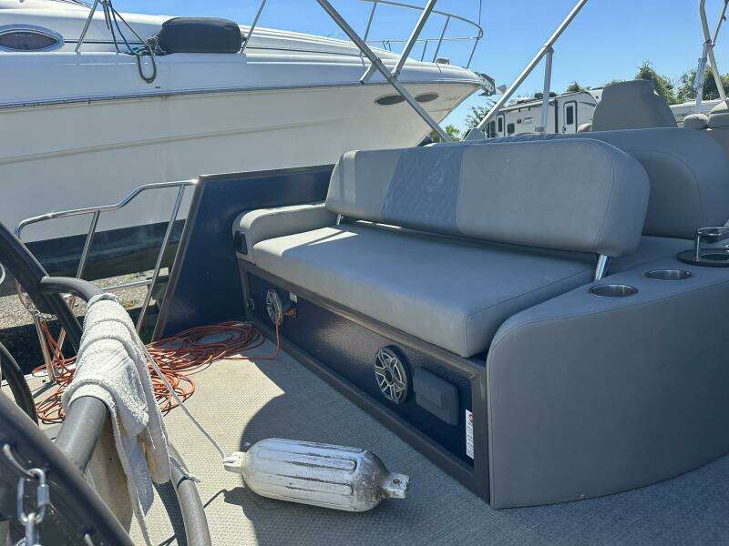 2023 Premier 250 INTRIGUE RL