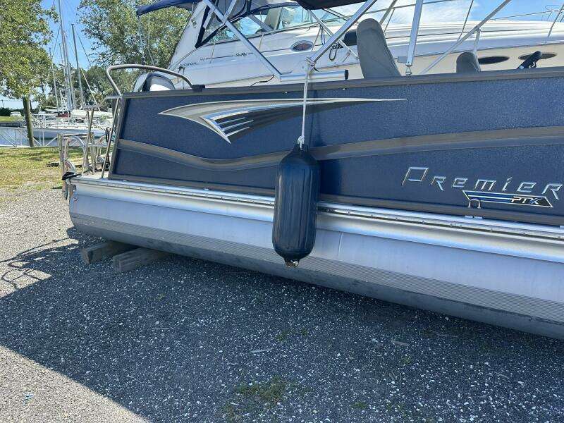 2023 Premier 250 INTRIGUE RL