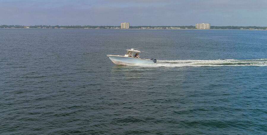 2022 32 Grady White Canyon 326 Running (3)