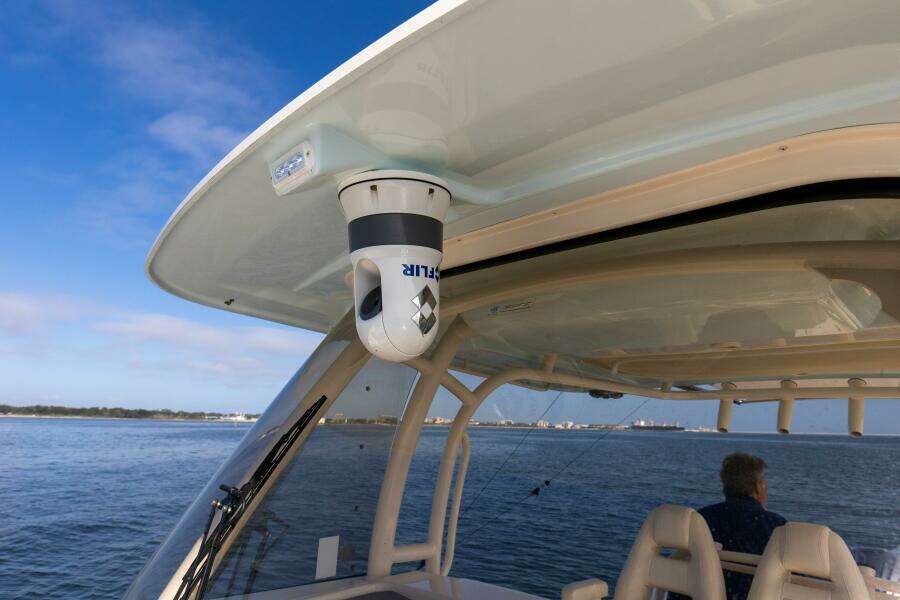 2022 32 Grady White Canyon 326 FLIR