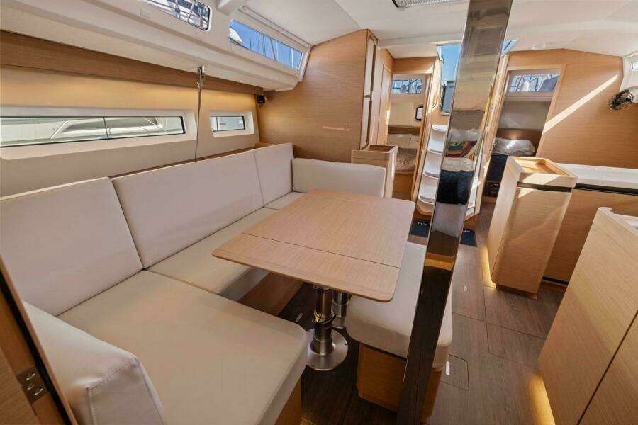 2022 Jeanneau Sun Odyssey 440
