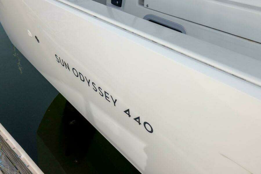 2022 Jeanneau Sun Odyssey 440