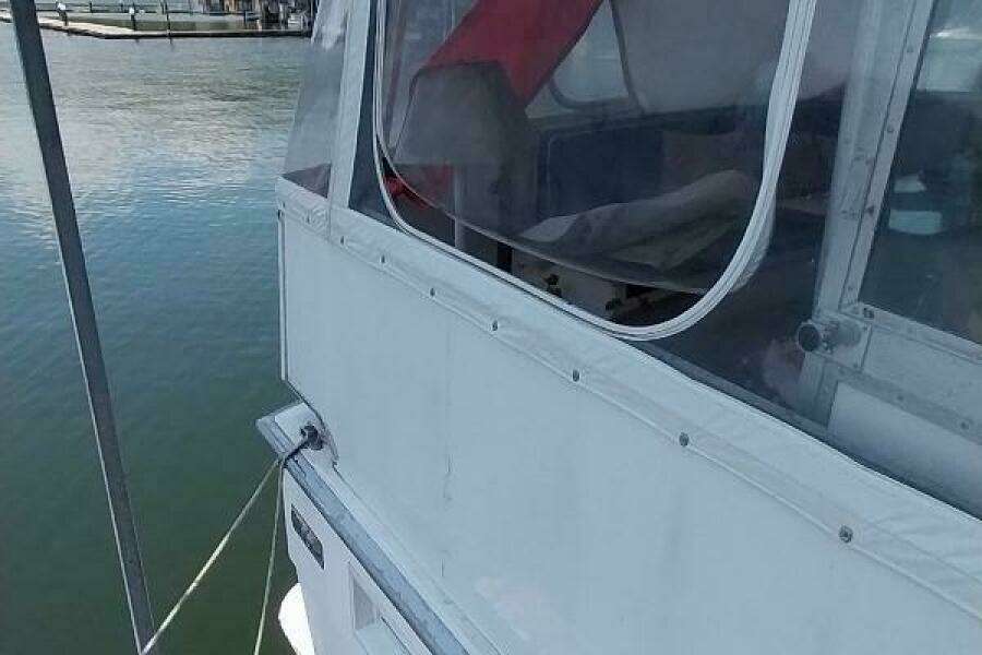 1976 Bertram Flybridge MY