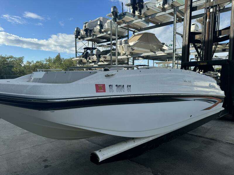2021 Hurricane SunDeck Sport 188-OB