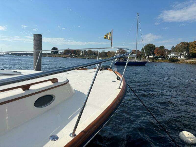 2005 Hinckley Talaria 44 Motor Yacht